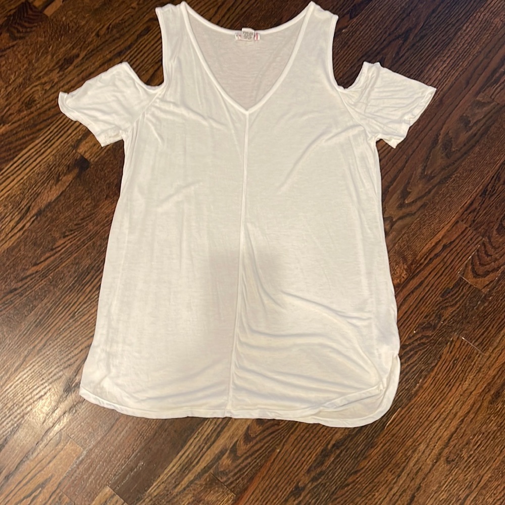NWOT XCVI WEARABLES DARLING COLD SHOULDER TOP!